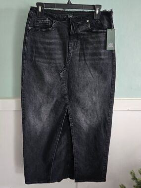 Wild Fable Black Washed Denim Midi Skirt with Front Slit Raw Hem  Size 6. NWT